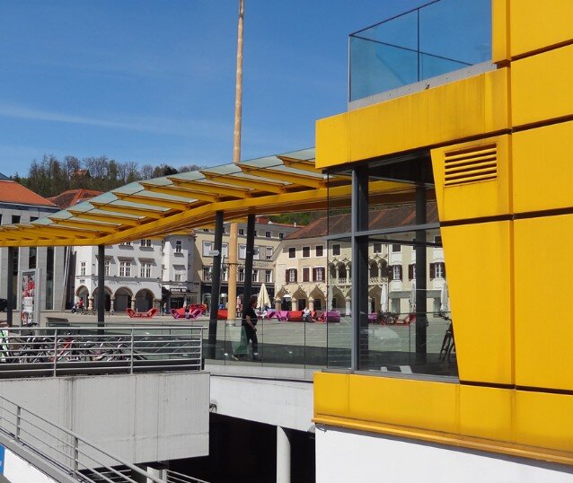 ariensäule Hauptplatz ariensäule Hauptplatz
